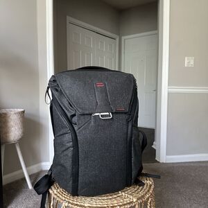 Peak Design Everyday Pack Backpack 20L Charcoal Grey Durable MSRP $279